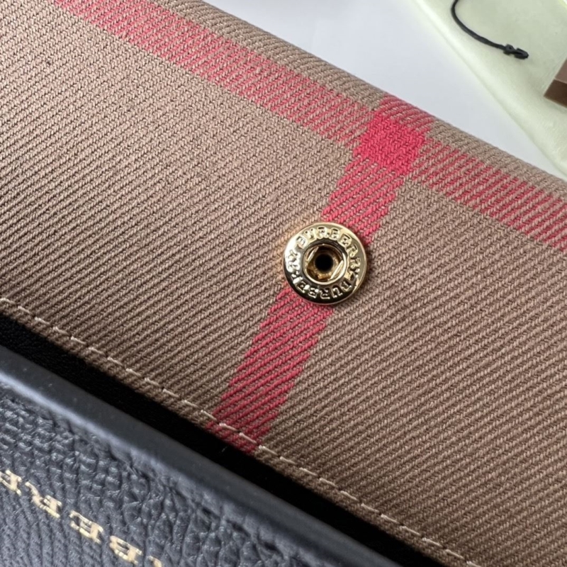 Bv*b*rry wallets